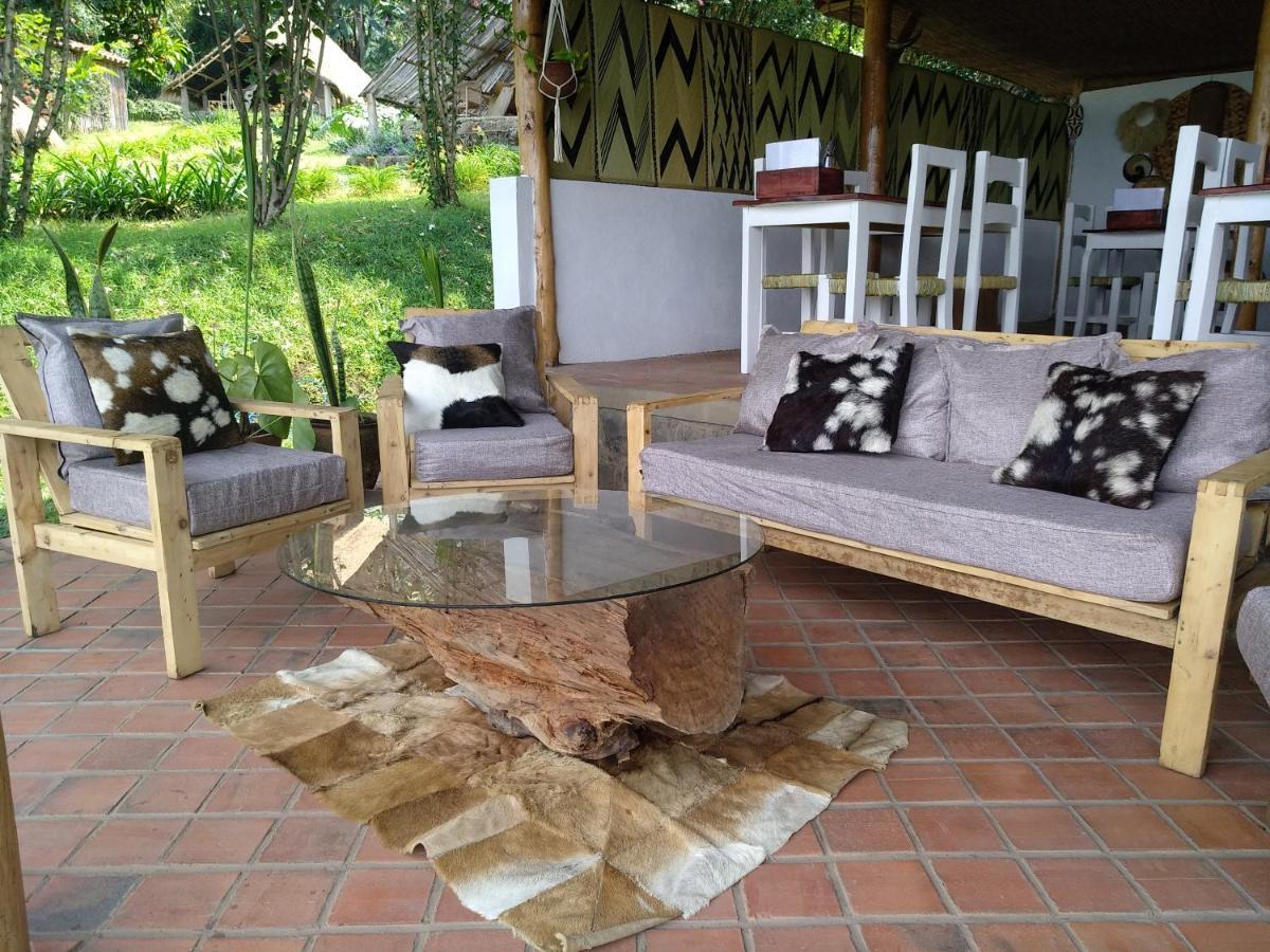 Inzu Lodge Гисеньи Экстерьер фото