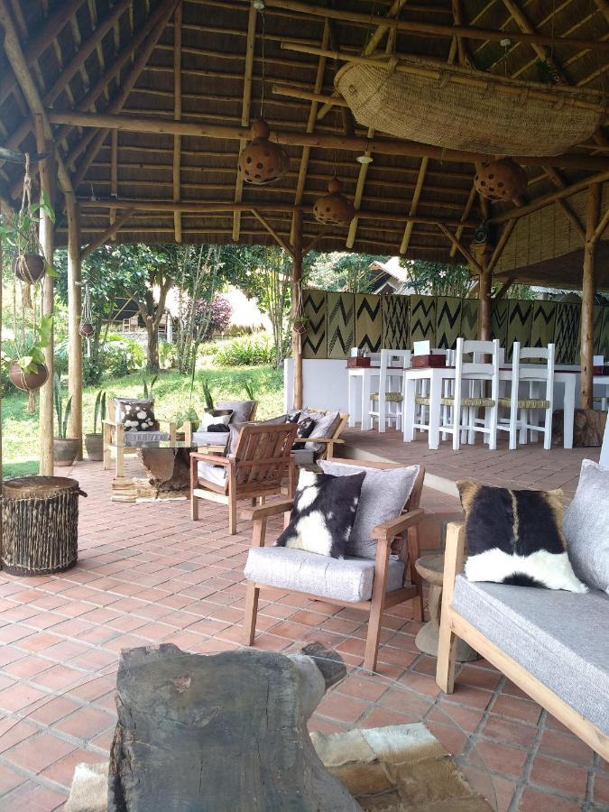 Inzu Lodge Гисеньи Экстерьер фото