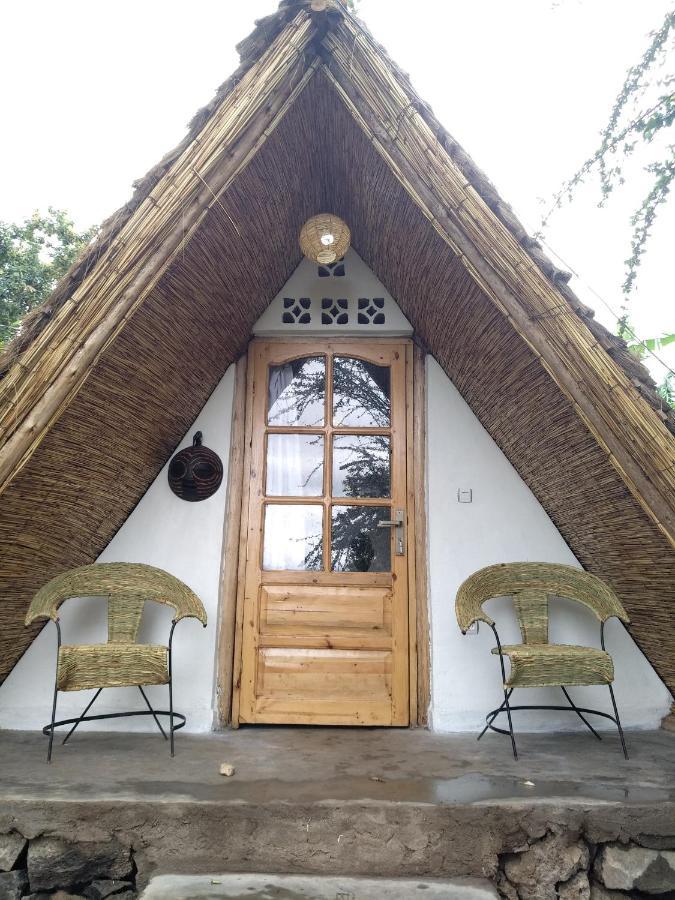 Inzu Lodge Гисеньи Экстерьер фото