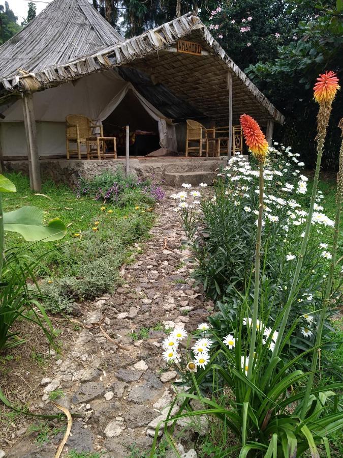 Inzu Lodge Гисеньи Экстерьер фото