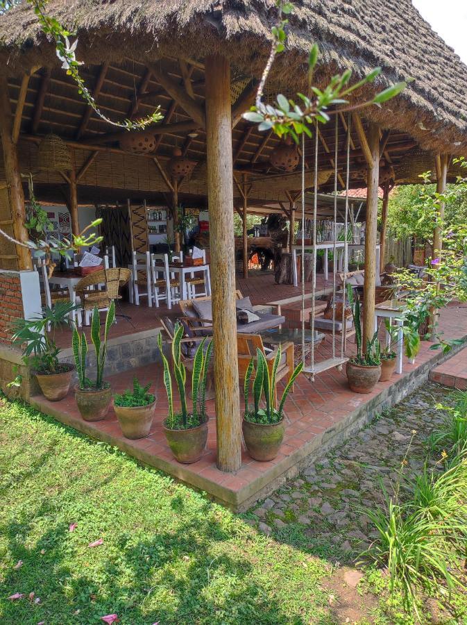 Inzu Lodge Гисеньи Экстерьер фото